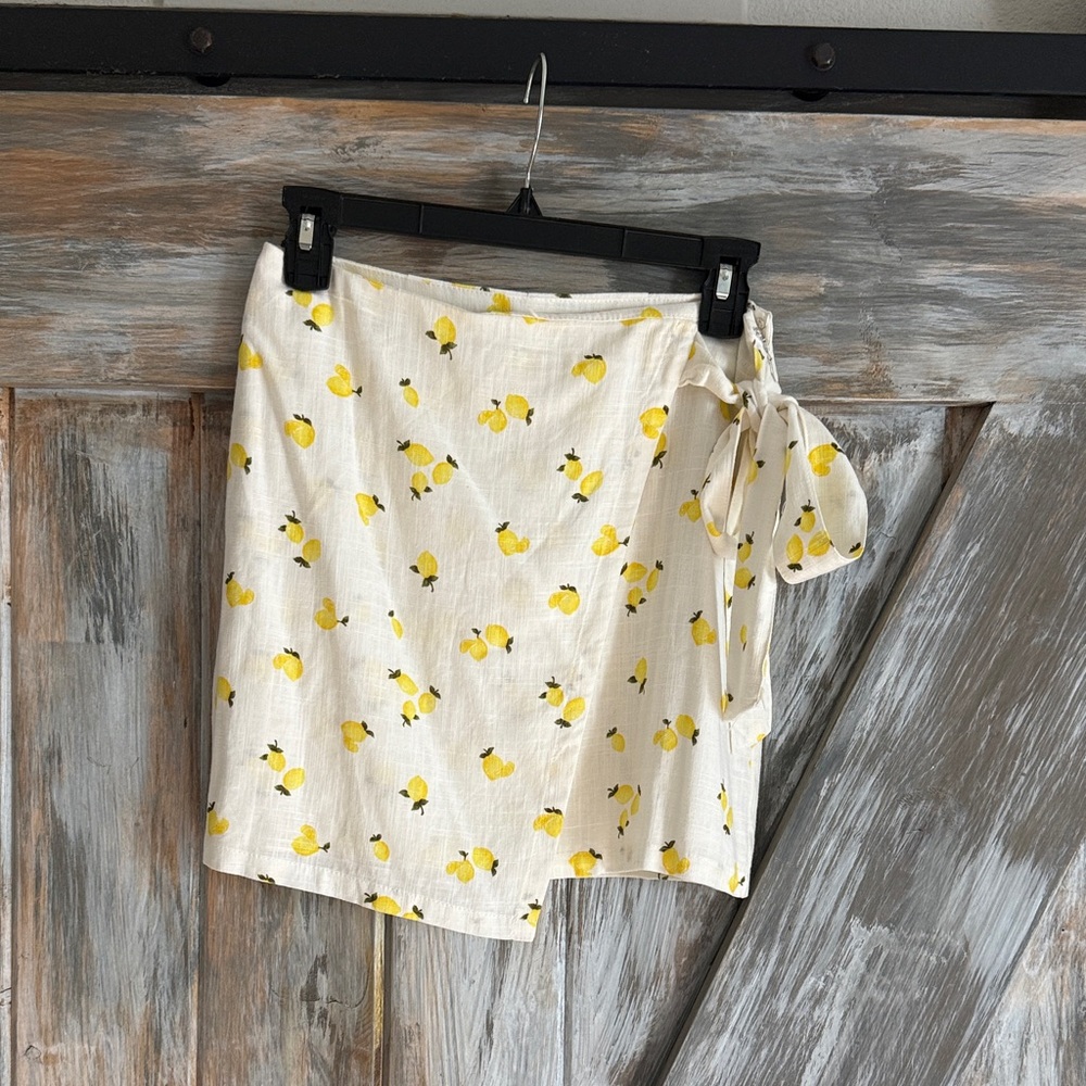 Forever 21 Yellow Lemon Print Mini Skirt